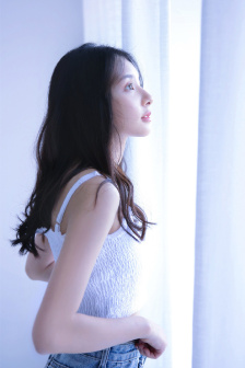 女性穿戴自慰器走路上班图片