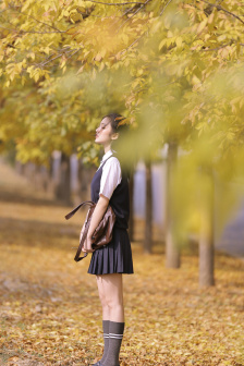 公交车女大学生